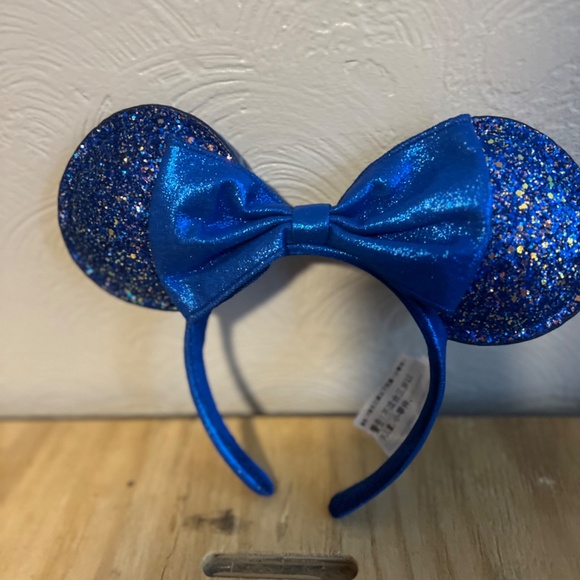 Disney Loungefly blue sequin Mickey Mouse Back Pack with matching ears - Picture 4 of 4